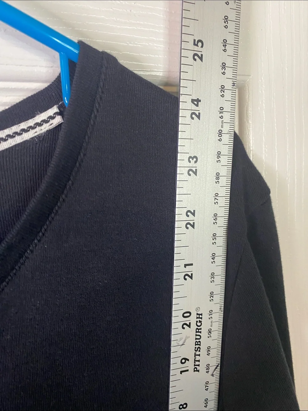 Croft &Barrow Men's Charcoal V-Neck Long-Sleeve Blouse Size Large.
